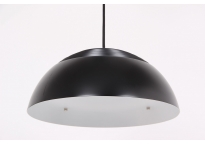 Arne Jacobsen Royal black LED
