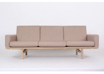 Hans J. Wegner sofa model GE236, sofaen er ny