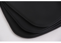 4 Kissen für J67-Stühle aus schwarzem Leder